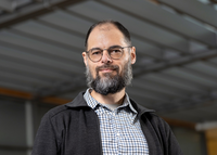 Headshot photo of speaker