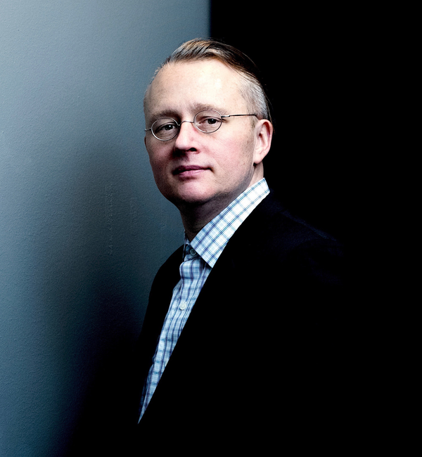 Headshot of Roy Scranton