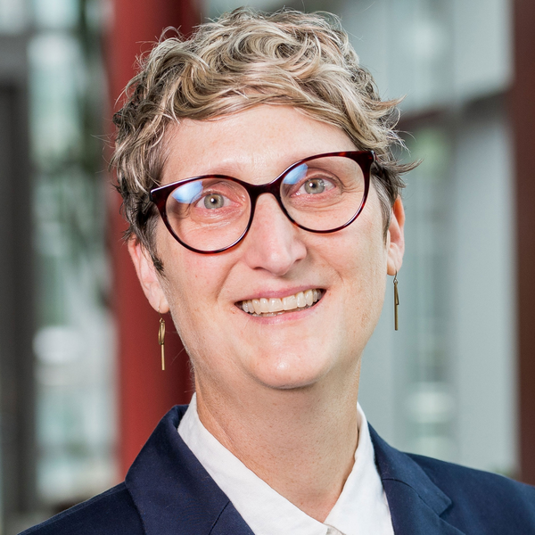 Annie Adams headshot