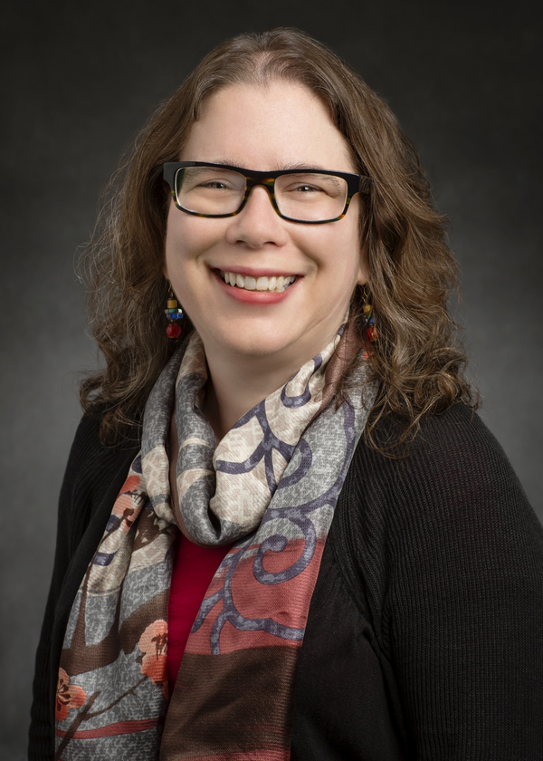 Head shot of Cathy Murphy