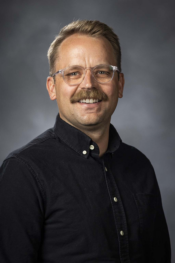 Dr. Paul Frandsen headshot photo