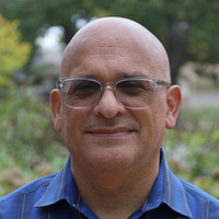 Picture of Professor Gilberto Rosas